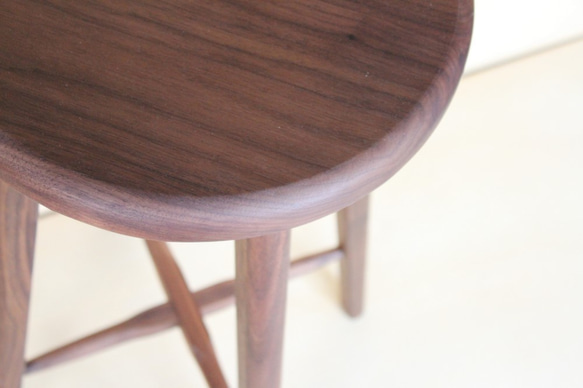 廚房凳子A，硬楓木材質，高72厘米 第4張的照片