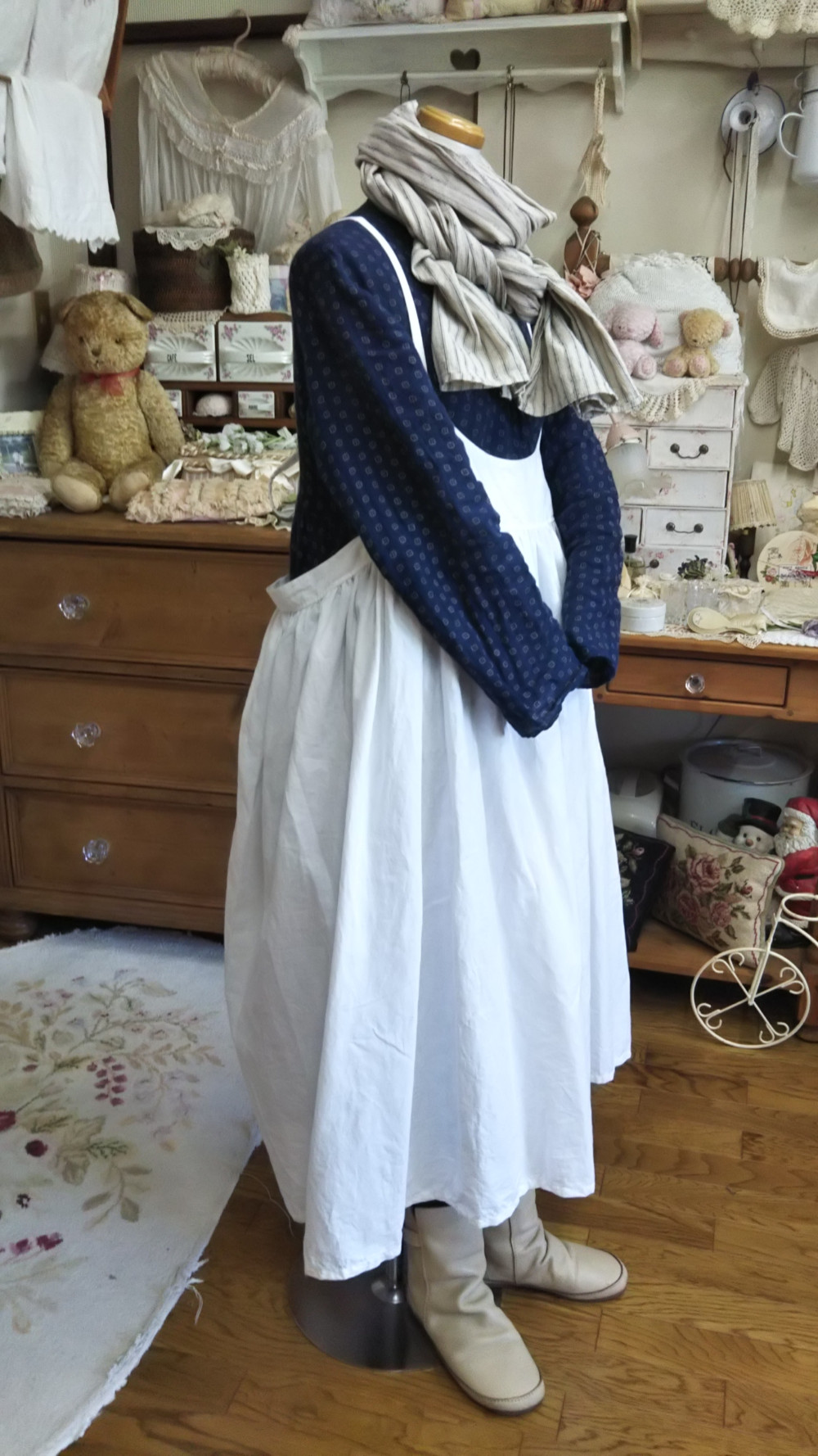 バックリボンのゆったりワンピース