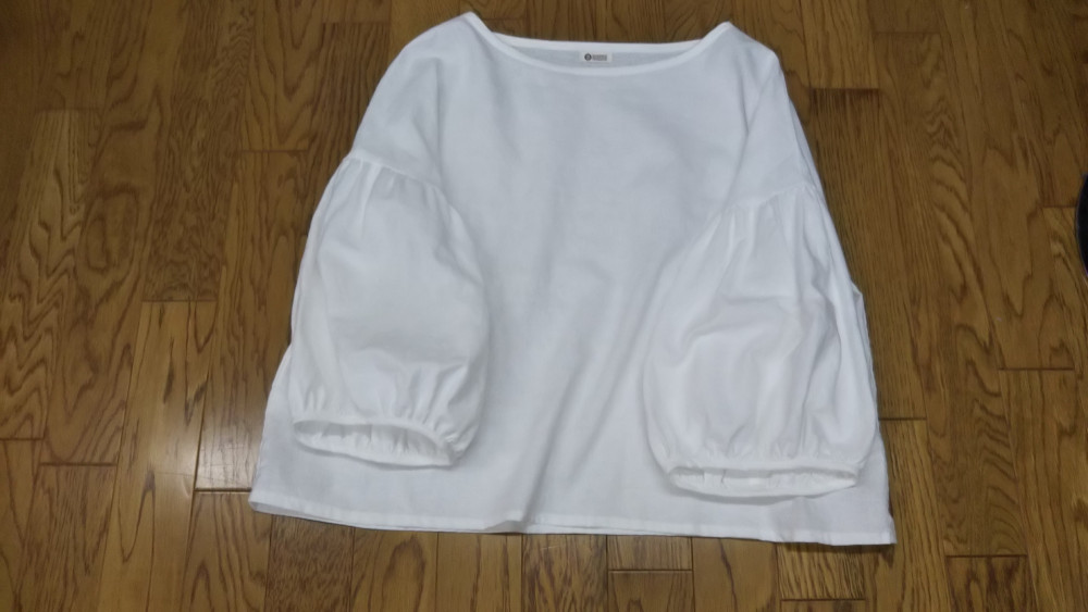 ふんわり可愛いお袖のブラウス