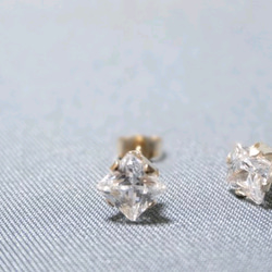 《mignon》　スクエアジルコニアのスタッドピアス　４mm 4枚目の画像