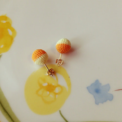 【開店 SALE】　bonbon　バイカラー　ピアス〜Yellow・Orange〜 2枚目の画像