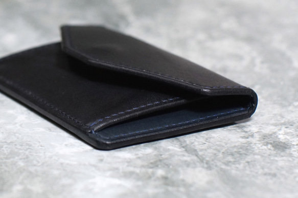 【 地下皮革工作室 】隨身系列：純手縫植鞣革零錢卡夾 - 黑色 第5張的照片