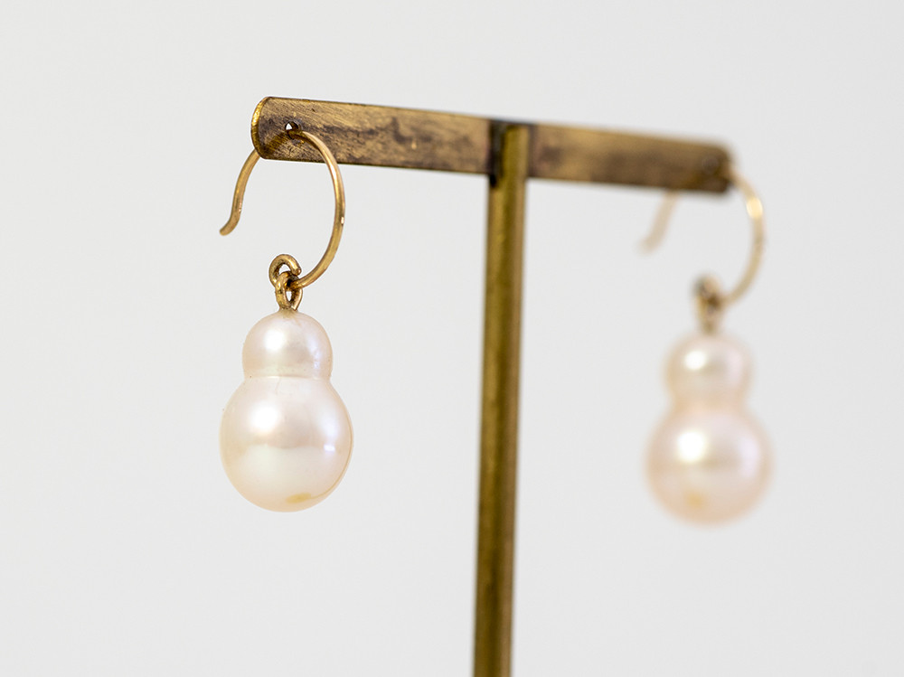 Fresh water pearl round hook pierce/K18YG
