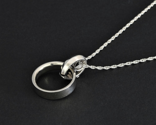 大切な指輪を額に入れて飾りませんか(^^)リング展示用額縁1〜2個用 大切な指輪をネックレスにできる「リングホルダー」（SV925