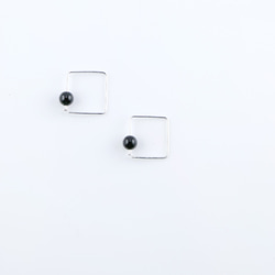 Pin Series Earrings: Onyx 2枚目の画像