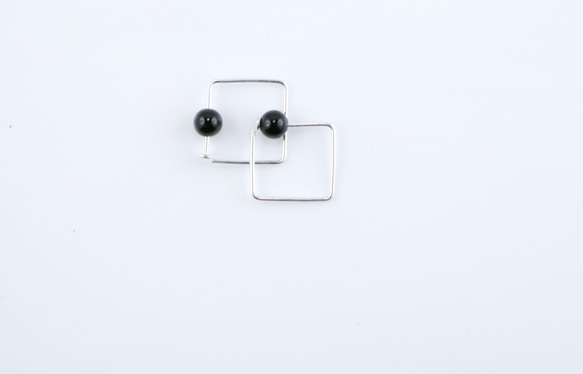 Pin Series Earrings: Onyx 3枚目の画像