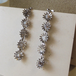 Flower Ladder WH MARBLE　Earrings 2枚目の画像