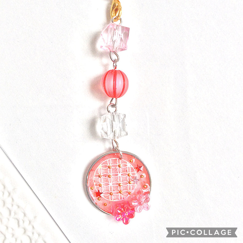 ☆和風ストラップ 赤☆ レッド レジン バッグチャーム キーホルダー 花