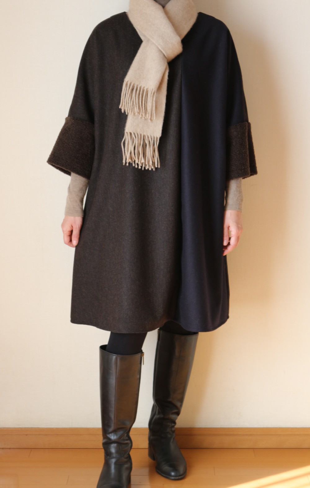 秋冬　バイカラー・異素材のチュニックワンピース　お袖ボア　茶×紺