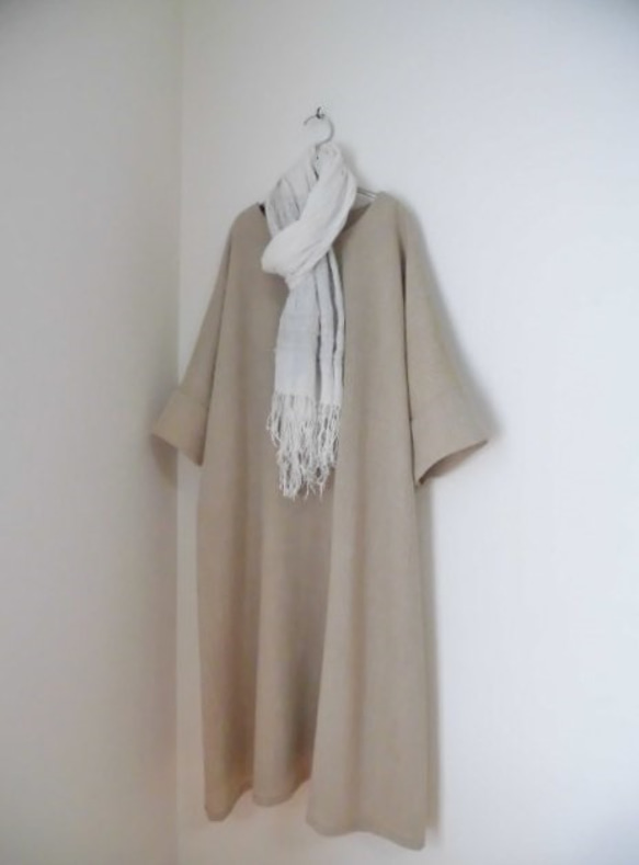 再次上架春夏鬆散的紡織亞麻混紡連衣裙米色 第1張的照片
