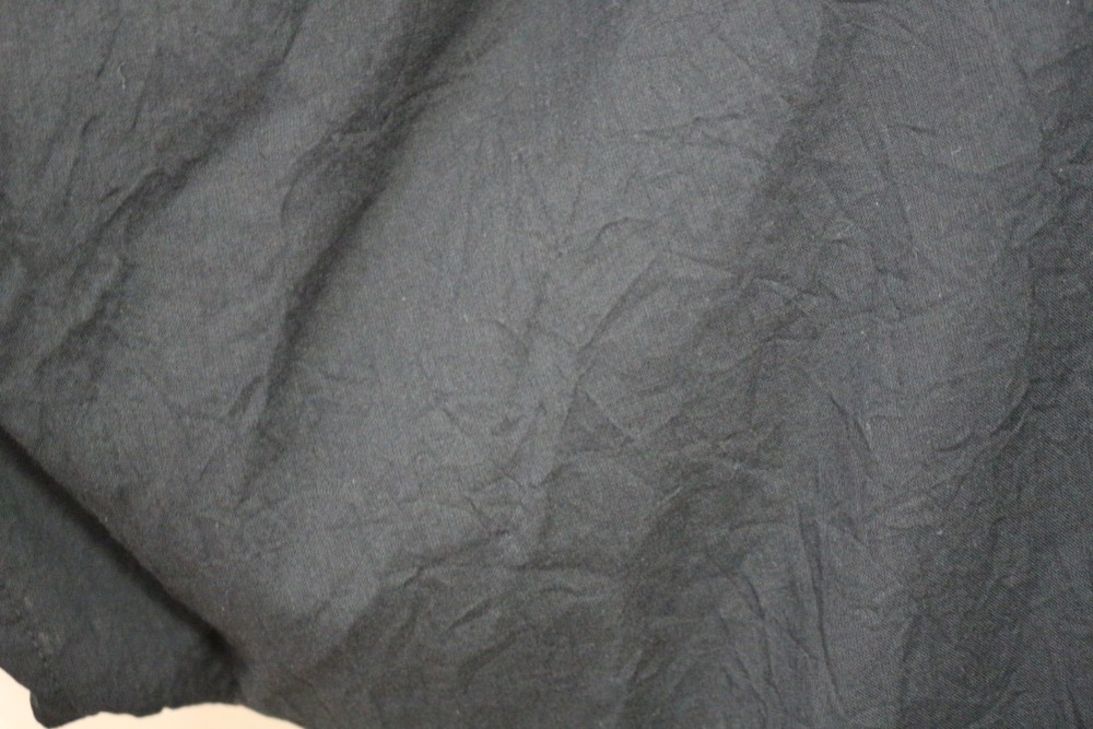 オーバーサイズのコットン100％の二枚重ねワンピース　黒　シワ加工