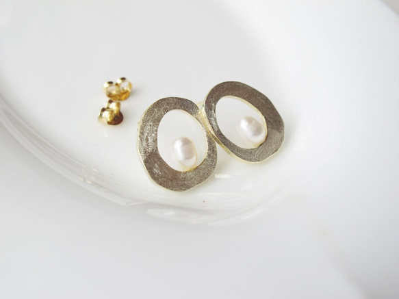 珍珠 x 925銀耳釘 【小雞蛋】 - 水晶耳環系列 第3張的照片