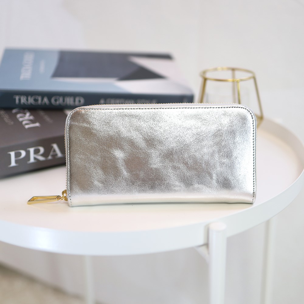 【ミラーシルバー】上品かつ高級感のある佇まいに仕上げたラウンド型財布/長財布【ユニセックス】