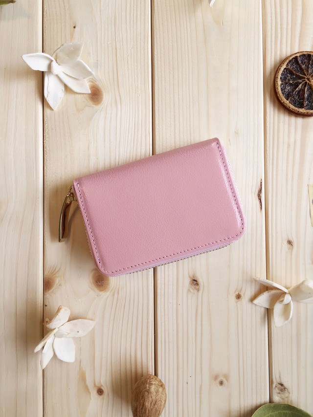 【パステルピンク】上品かつ高級感のある佇まいに仕上げた多機能に使えるマルチケース/ミニ財布【ユニセックス】