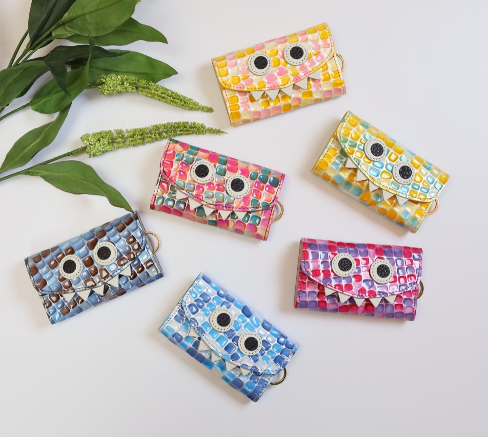 【三つ折りモンスターキーケース/全3色】キャンディーレザー/思わず誰かに見せたくなるモンスターキーケース/キーカバー