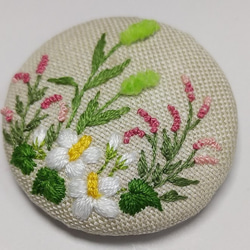 草の花手刺繍ブローチ 1枚目の画像