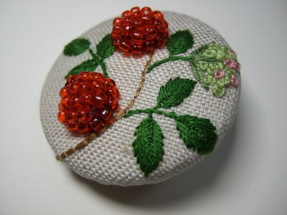 【専用】ハンドメイド　刺繍ブローチ ハンドメイド刺繍ブローチ立体化 ブローチ sandy83 通販