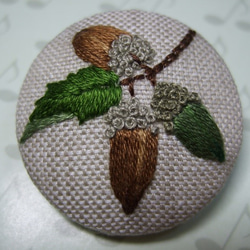 どんぐり手刺繍ブローチ ブローチ さくらさくら 通販 7877449
