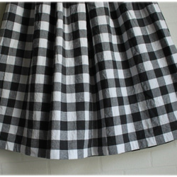 裏地なし 黒×白 ブロックチェック ギャザー ロングスカート 7枚目の画像