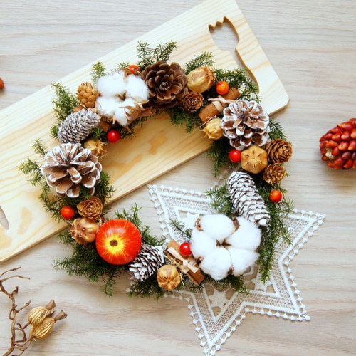 クリスマス*　　新年リース❁ドライフラワー ドライフラワーと手作りのFengqingハッピークリスマスリース（写真の