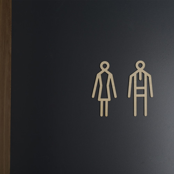 toilet sign shina / 廁所標示牌 椴木 第1張的照片