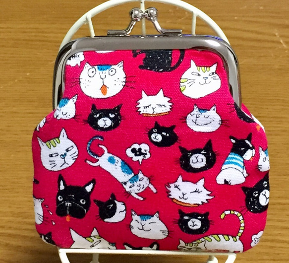 いぬねこ柄がま口財布 2枚目の画像