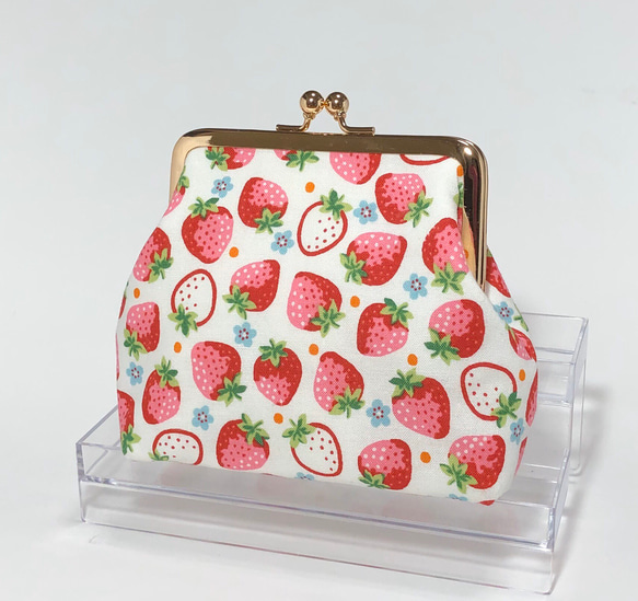 いちごがま口ポーチ COACH】コーチ ぺブルレザー キスロック がま口