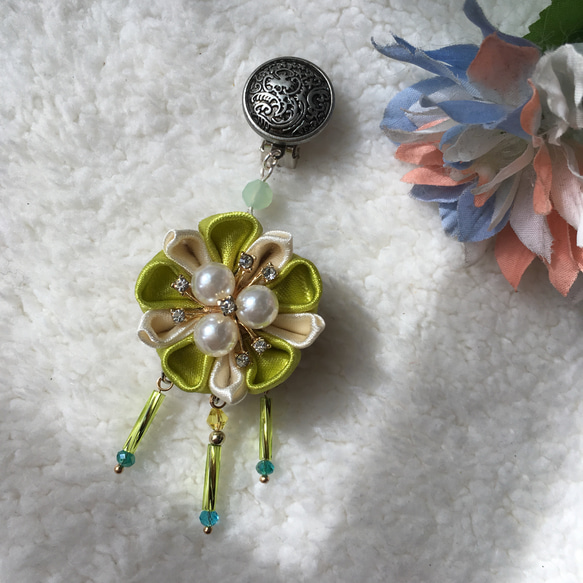 [アルミ布ドレッシングウサギ]花の房のイヤリング緑の甘い和風布の花 3枚目の画像