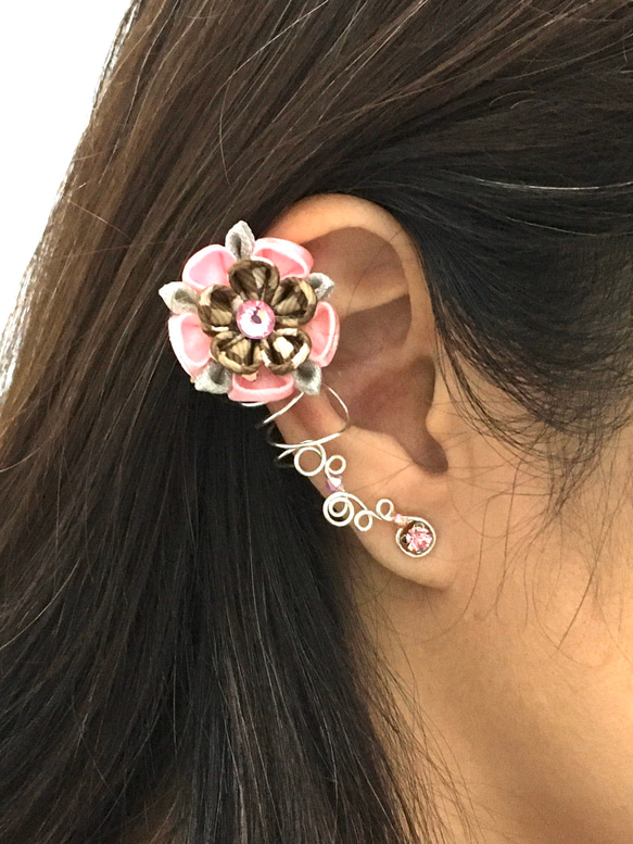 [鋁飾布裳兔]金屬線編織耳骨環-右耳繁花夾式-粉紅雛菊 第5張的照片