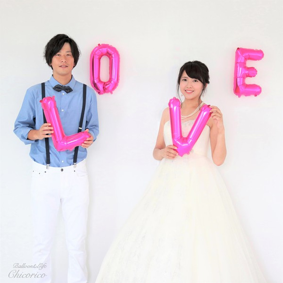 文字バルーン LOVE ピンク フォトアイテム ガーランド フォトプロップス 結婚式 前撮り 海外挙式OK 1枚目の画像