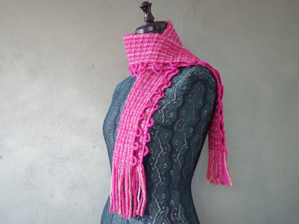 手工編織圍巾粉紅混色手工編織獨一無二的商品 NMSS1876 第1張的照片