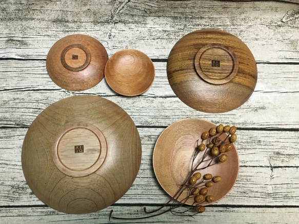 【KIJO】木製漆塗りお皿の大小セット - 五つ組 1枚目の画像