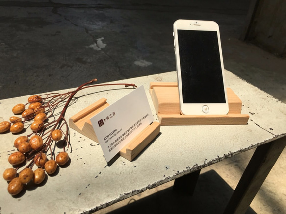 [木城工坊] 原木多功能手機架/雙側多視角 -檜木(6cm)-兩個 第4張的照片