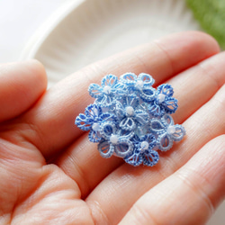 fleurette :: タティングレースの小さなお花のポニーフック・あじさいブルー 2枚目の画像
