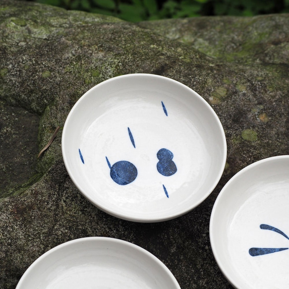 小さな丸い皿シリーズ - ソースの小さい皿、デザート皿、小青と白の磁器Caidie 4枚目の画像