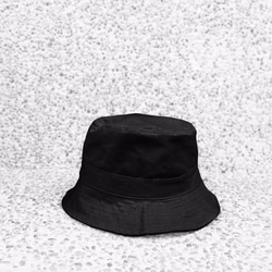 極簡約純棉雙面手工平頂漁夫帽 - 黑色 第1張的照片