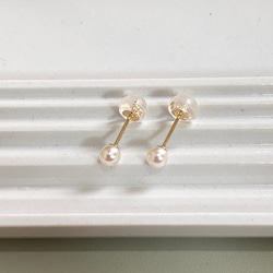 【正品珍珠】K18 嬰兒珍珠耳環 3.5-4mm Akoya 珍珠黃金 YG 18K 第3張的照片