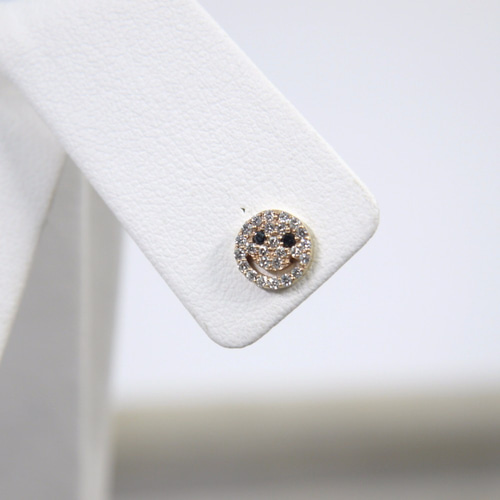 可愛いスマイルデザインのダイヤモンドピアス☆ K18ダイヤ ピアス 0.15  