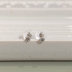 小巧可愛的鑽石耳環☆鉑金鑽石耳環0.05 / 0.05總計0.1ct一粒PT 第1張的照片