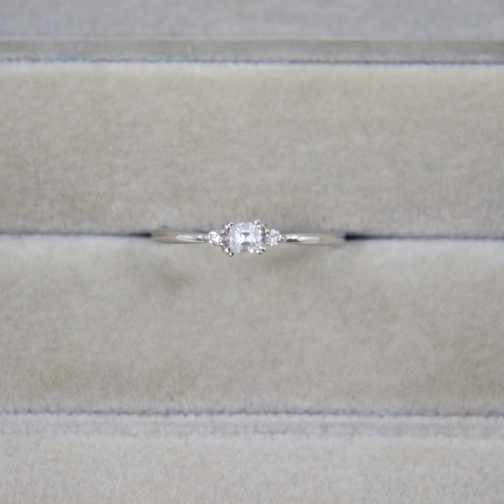 ロベルタチャレラ 大ぶりエメラルドカットリング プラチナメッキ 14号 ロベルタチャレラ 大ぶりエメラルドカットリング プラチナメッキ