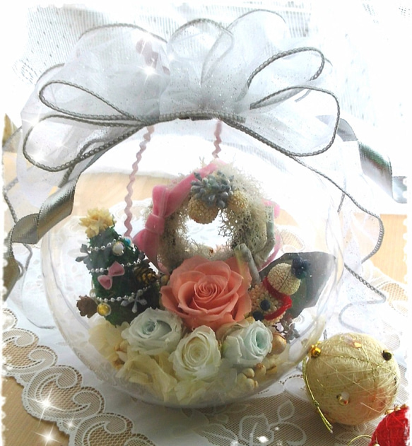 《X'mas snow globe》聖誕雪球*聖誕節*耶誕節*雪球*裝飾*不凋花.恆星花.永生花*禮物* 第1張的照片