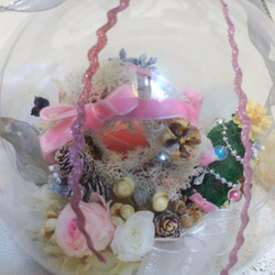 《X'mas snow globe》聖誕雪球*聖誕節*耶誕節*雪球*裝飾*不凋花.恆星花.永生花*禮物* 第2張的照片