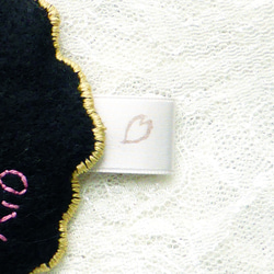 手刺繍・洗えるフェルトのコースター「桜」 3枚目の画像