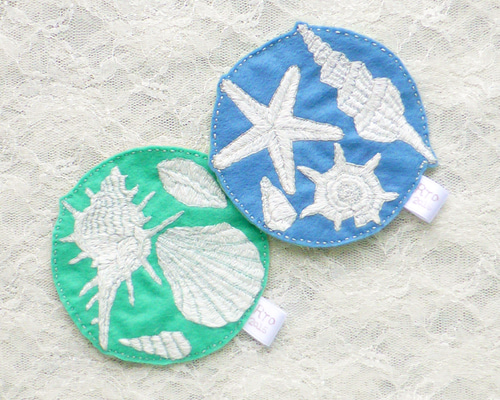 手刺繍・洗えるフェルトのコースター「貝殻」2点セット コースター
