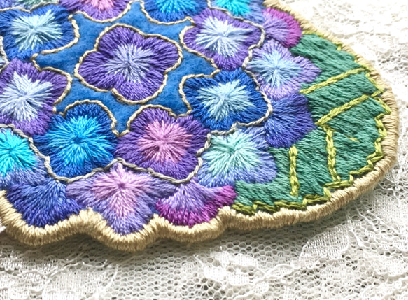 手刺繍・洗えるフェルトのコースター「紫陽花」5 3枚目の画像