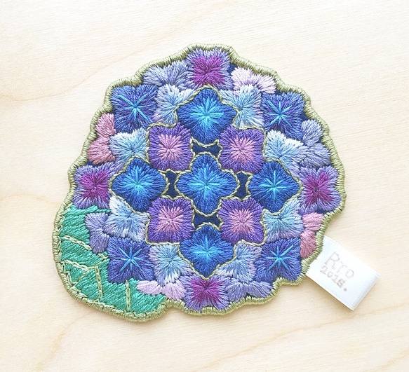 手刺繍・フェルトのコースター「紫陽花」６ 1枚目の画像