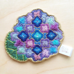 手刺繍・洗えるフェルトのコースター「紫陽花」７ 1枚目の画像