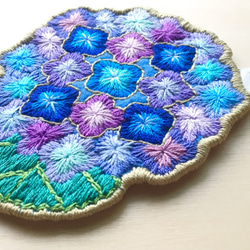 手刺繍・洗えるフェルトのコースター「紫陽花」７ 3枚目の画像