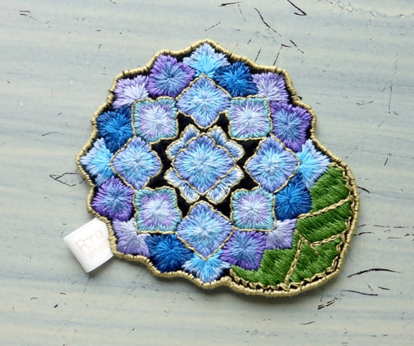 手刺繍・洗えるフェルトのコースター「紫陽花」９ 1枚目の画像