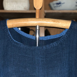 シンプルという個性　蚊帳シリーズ　四角い服シリーズ　藍染　ノースリーブ　チュニック　ワンピース　インナー　重ね着　 2枚目の画像